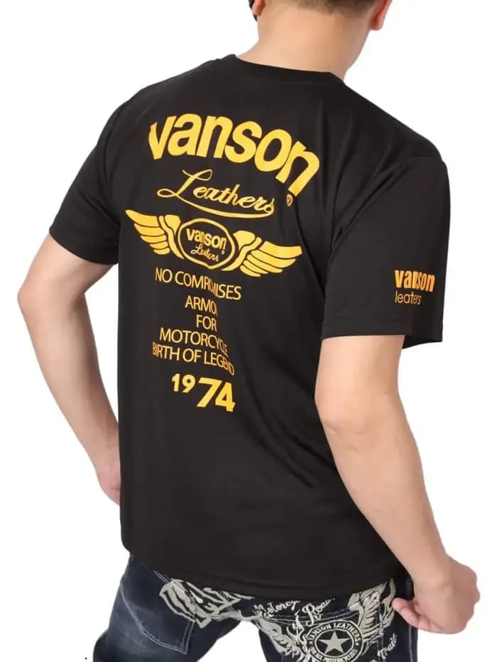 Les T-shirts tendance à manches courtes pour hommes sont amples, confortables et élastiques. Manches