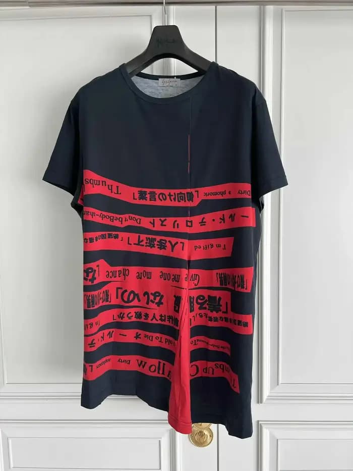 TOP-YAMAMOTO Design Original, déconstruction originale, T-shirt col rond imprimé écriture irrégulièr