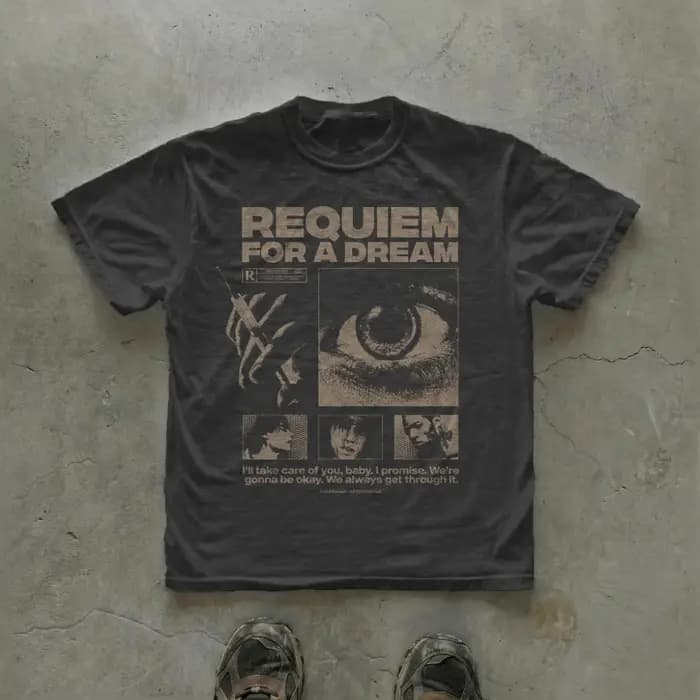 T-shirt graphique vintage 'Requiem for A Dream' avec affiche noire
