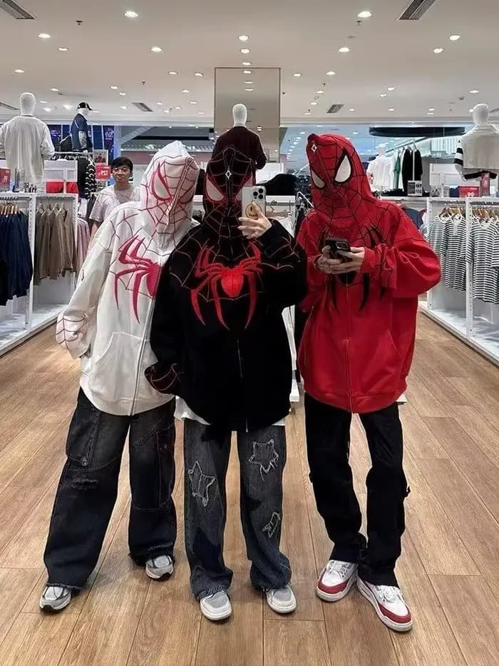Sweat à capuche en toile d'araignée pour femme