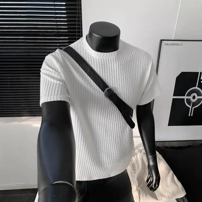 T-shirt Cleanfit noir rayé en maille à manches courtes pour homme
