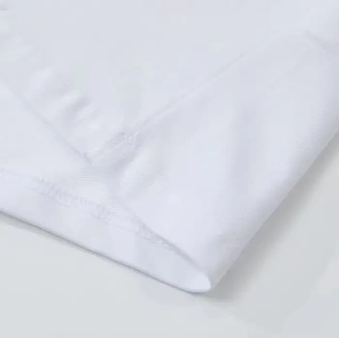 Ce nouveau t-shirt pour femme est confortable et respirant