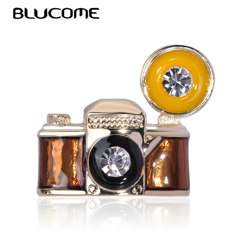 BUCOMEOI-Broche d'appareil photo vintage créative pour hommes et femmes, broches en émail cristal, m