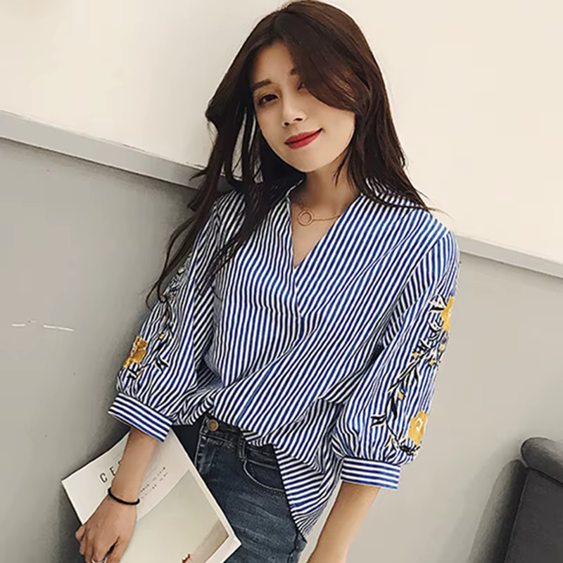 Blouses et chemises blanches décontractées à rayures et broderies florales pour femmes, hauts amples