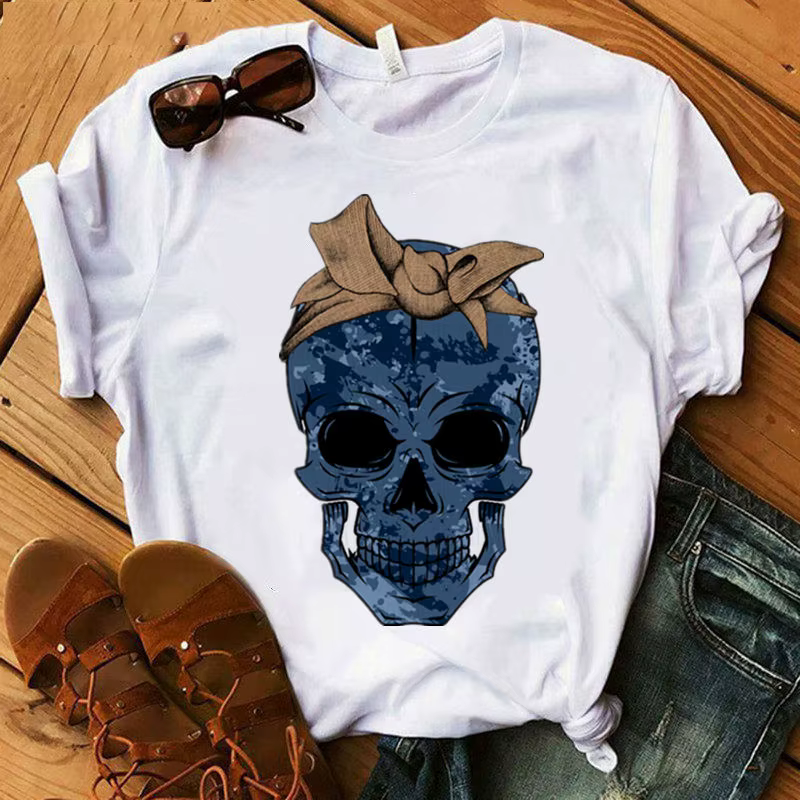 T-shirt imprimé tête de mort et couronne pour femme, vêtement décontracté à manches courtes, col ron