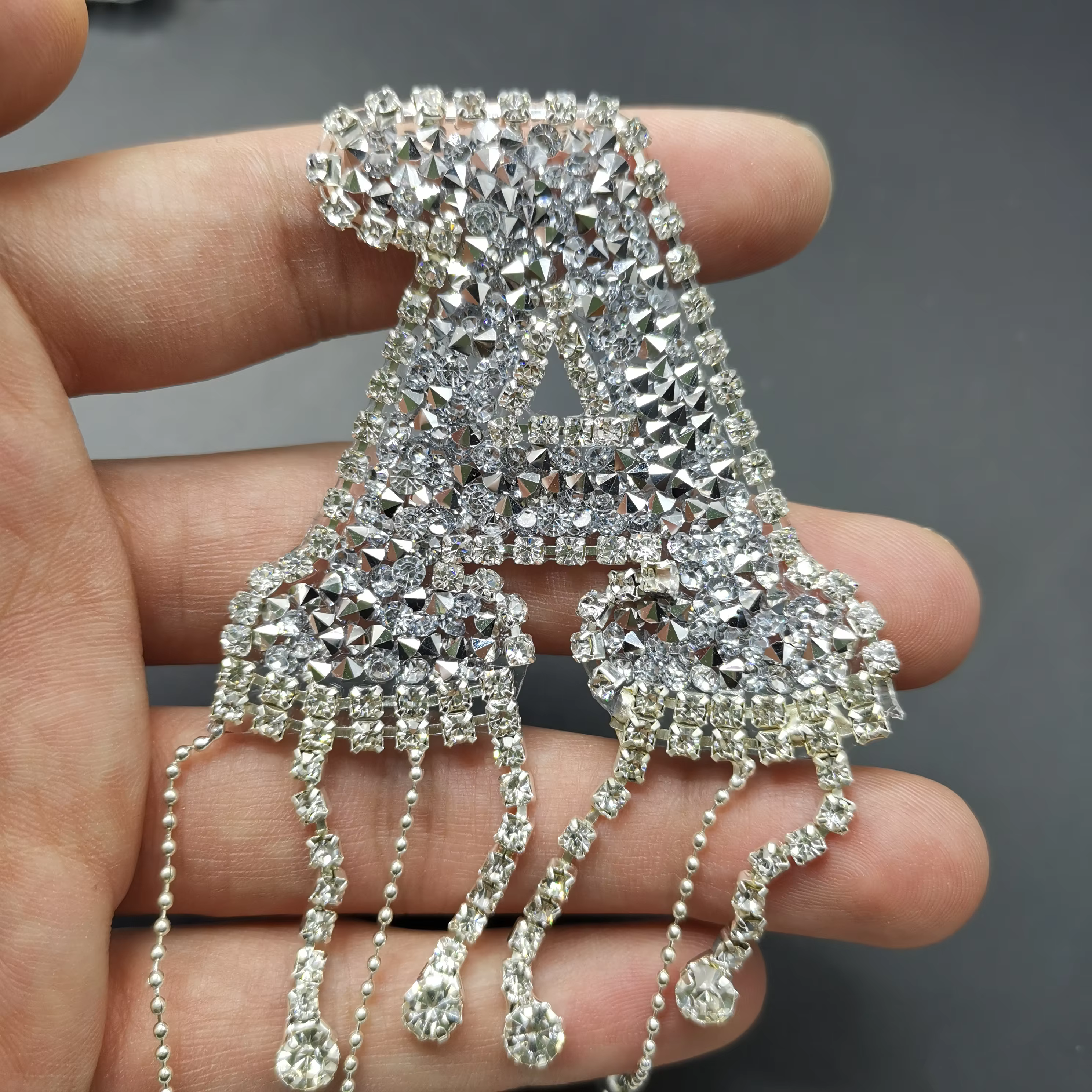 Fer sur vêtements A-Z 26pc strass lettres patchs pour vêtements gland brodé Appliques autocollant ra