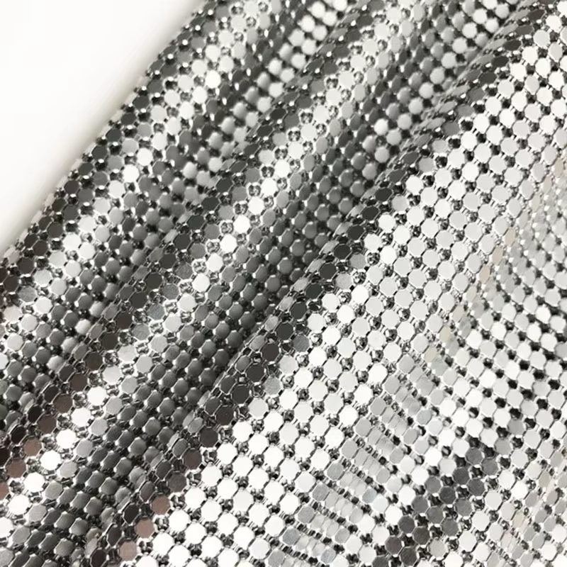 Tissu en maille de métal argenté, tissu pailleté de cotte de mailles, couture de bricolage, robe de 