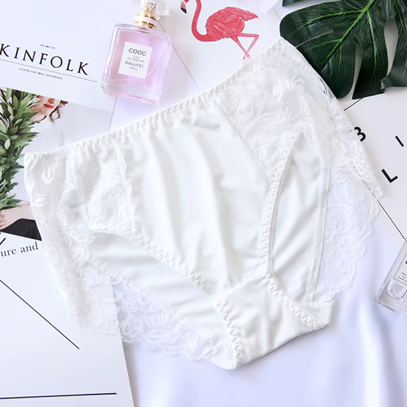 Culotte en dentelle fine évidée pour femme, sous-vêtement sexy, slip soyeux, slip confortable, lait 