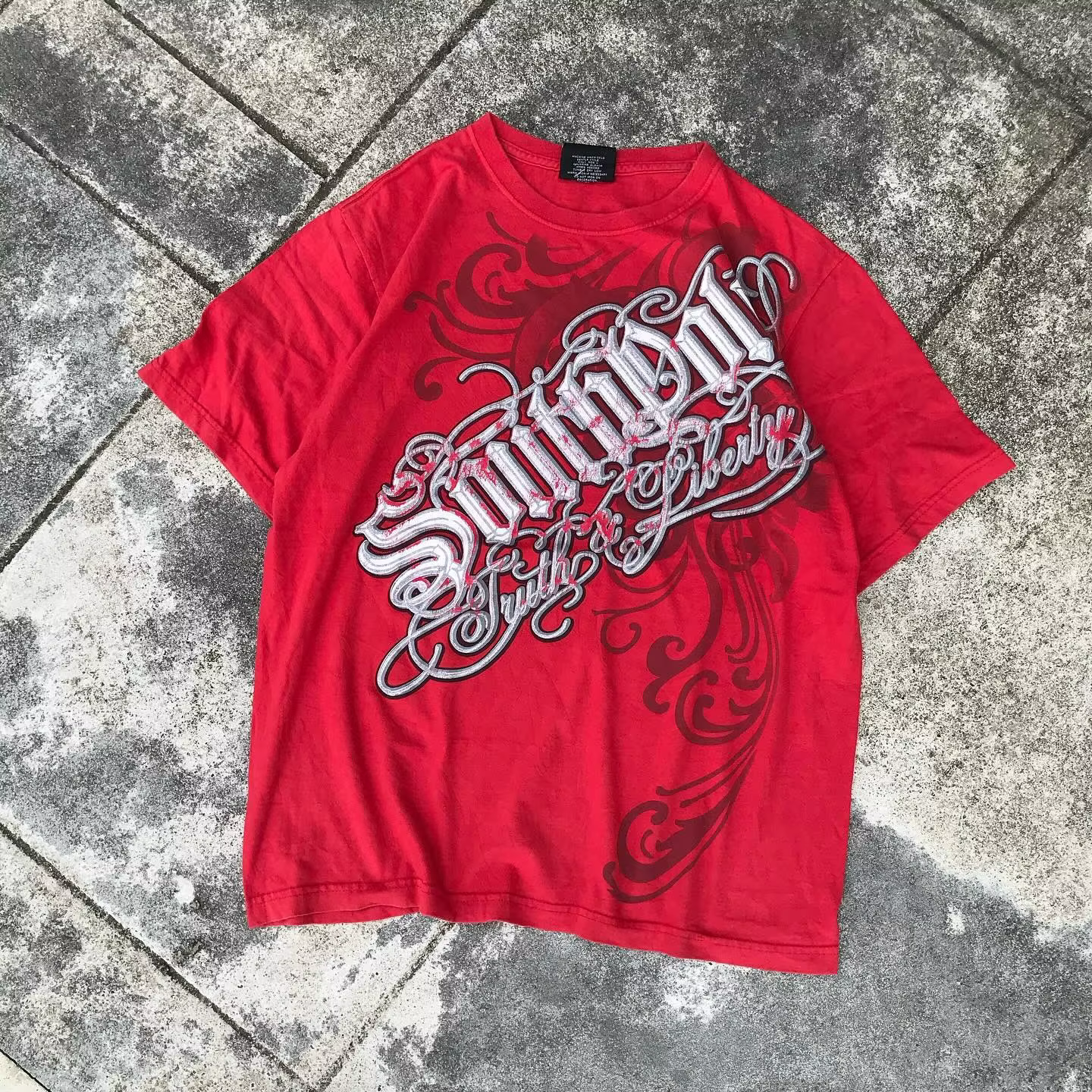 Rouge Southpole Graffiti T-Shirt Hommes Urban Streetwear Art Bold Vintage Style En Détresse Hauts Hi