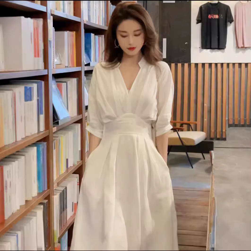 Robes pour femmes 2026 – Nouvelle collection : Robe longue élégante blanche unie à col en V, cintrée
