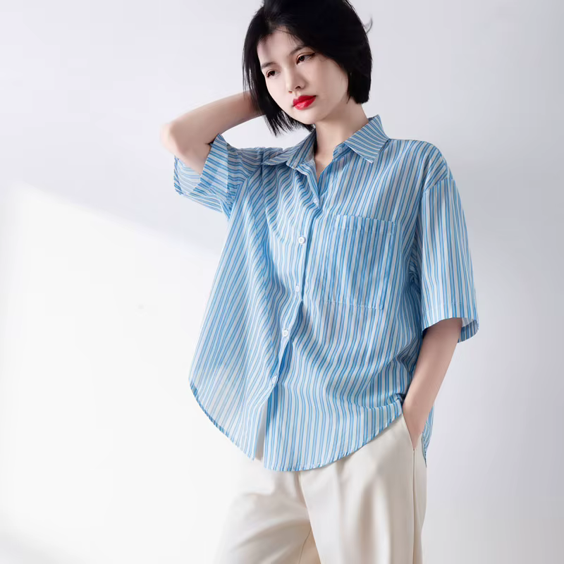 Chemises à rayures bleues et blanches pour femmes, tenues d'été à manches courtes, hauts à simple bo
