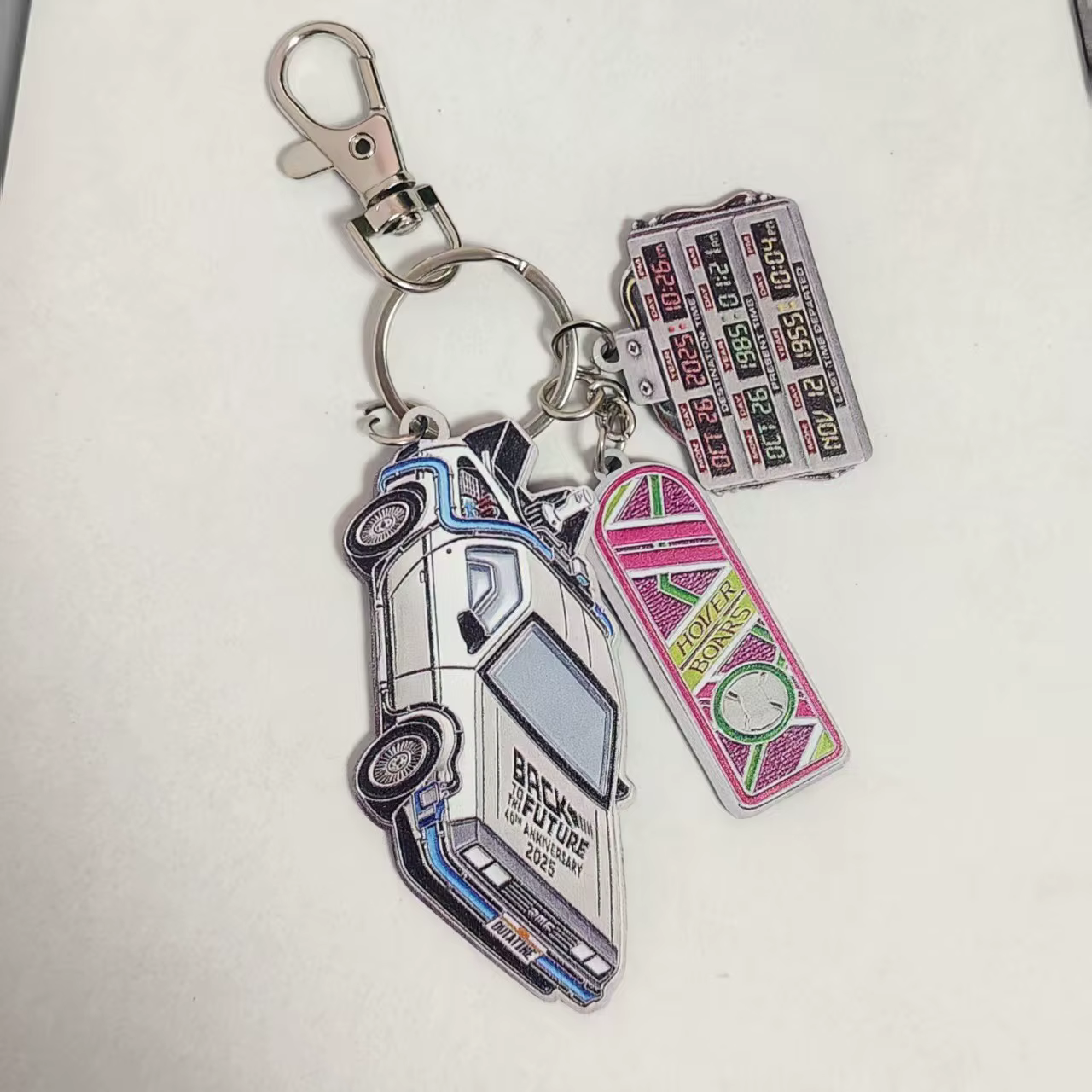 Porte-clés en métal style Rétrofutur, modèle de voiture, cadeau pour collectionneur