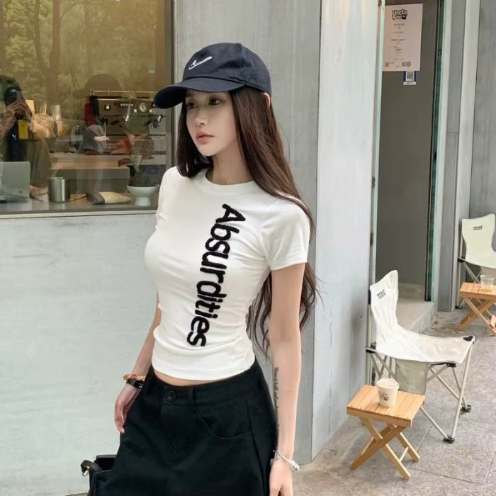 T-shirt d'été pour femme à manches courtes, broderie lettre en tissu éponge, coupe ajustée, col rond