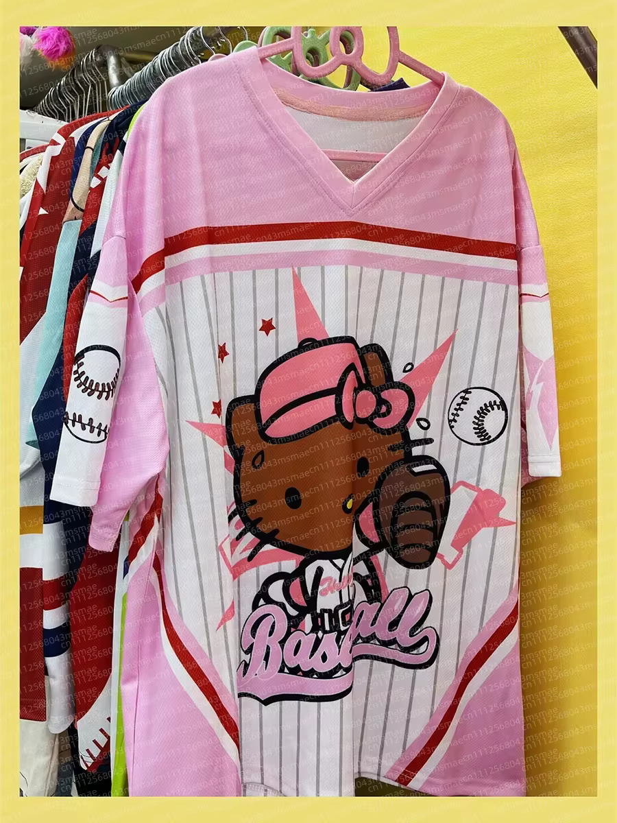 T-shirt Hello Kitty de dessin animé, vêtements de sport à la mode, col en v pour hommes et femmes, a