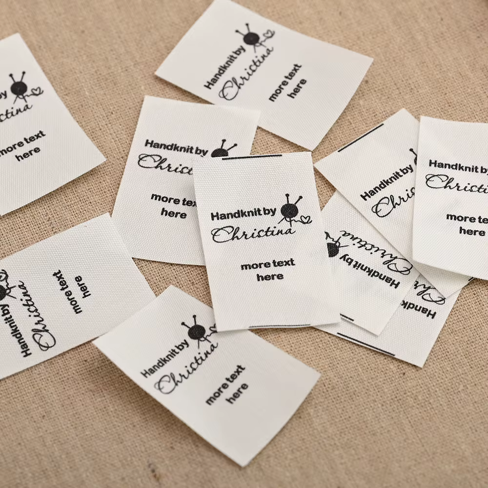 Étiquettes personnalisées pliées en coton, 1,18″x1,97″, 100% coton, texte et logo personnalisés pour