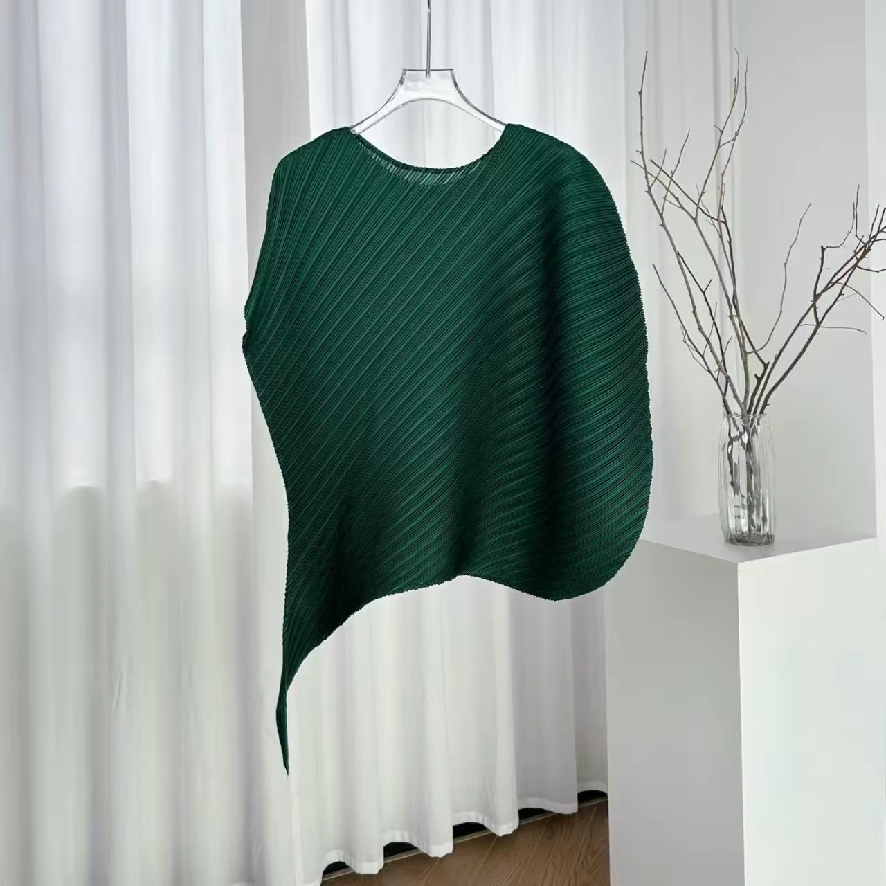 T-shirt plissé Miyake, nouvelle mode estivale, haut à col rond asymétrique, pantalon décontracté éla