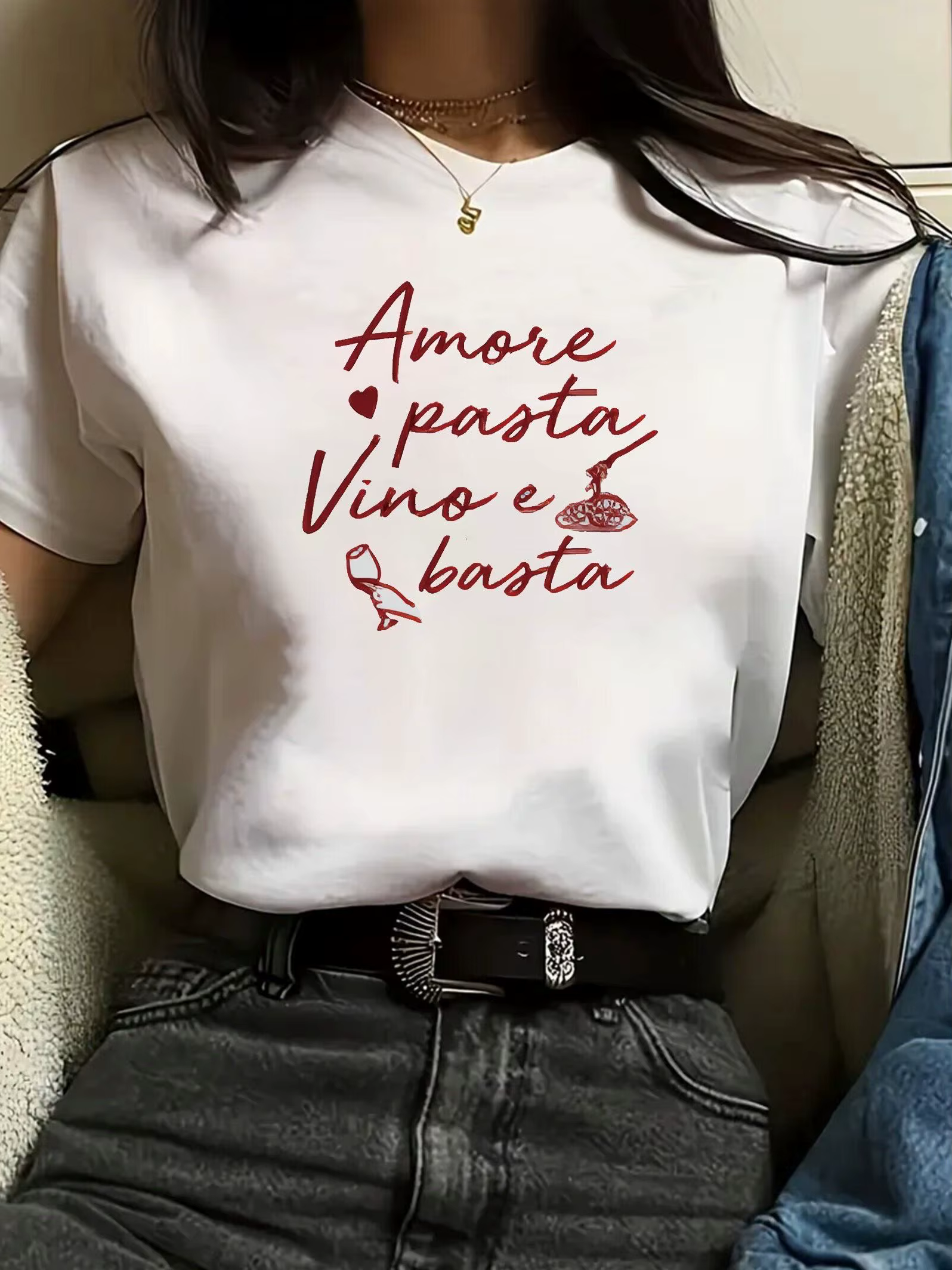 Ce t-shirt à manches pour femmes, à thème culinaire italien, est imprimé avec le texte « Love Pasta 