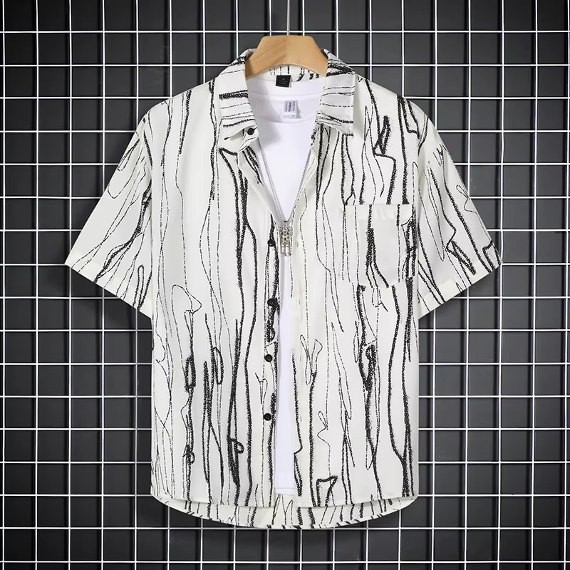 Battre la chaleur à la mode avec notre chemise noire à motifs pour hommes, chemise à manches courtes