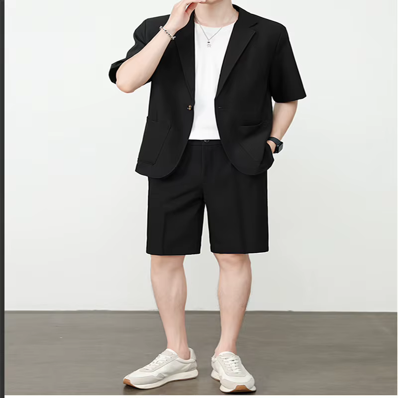 En été, les costumes décontractés ins conviennent aux hauts coréens pour hommes sont à la mode et be