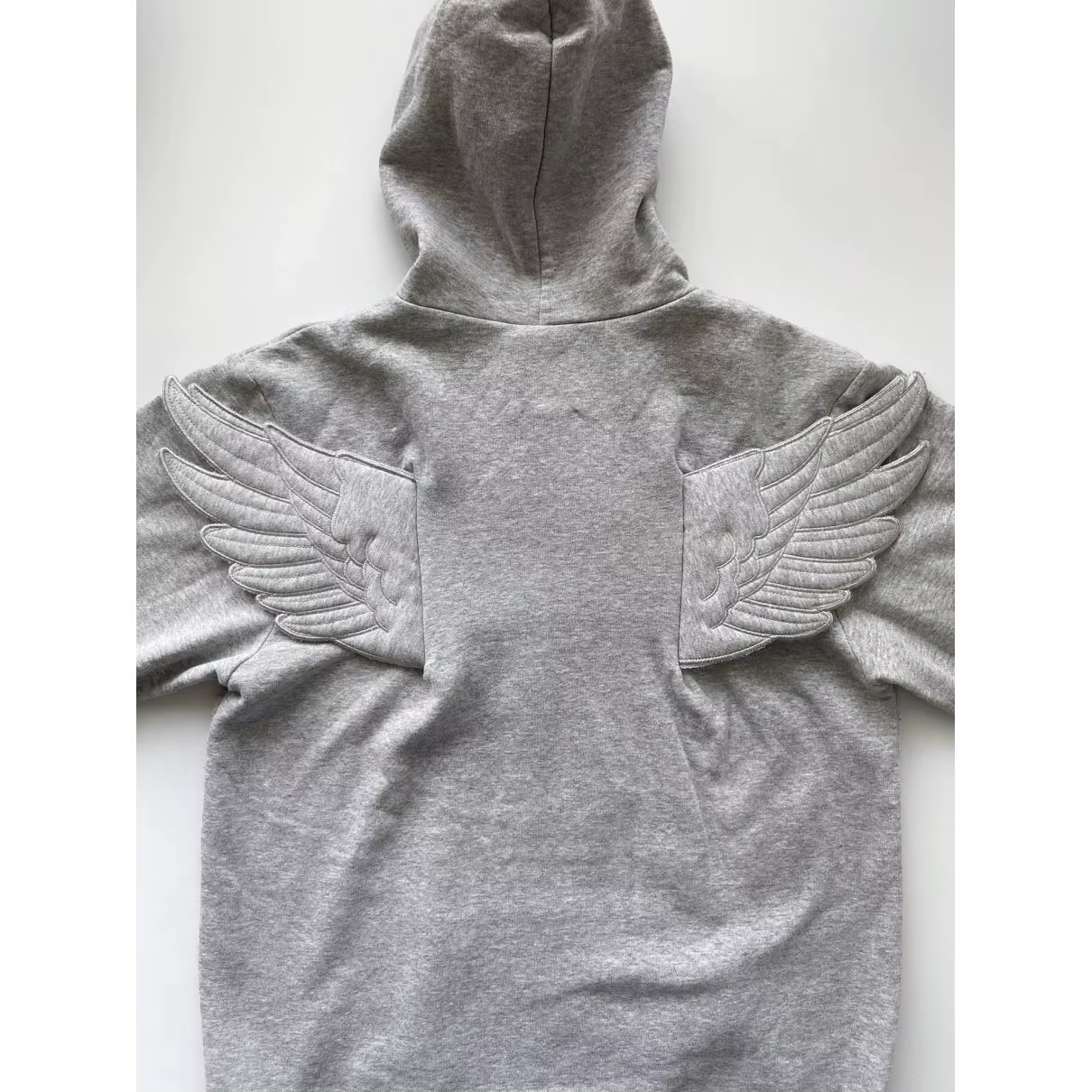 Sweat-shirt à capuche gris pour femme avec broderie d'ailes d'ange, mignon, kawaii, pull à capuche, 