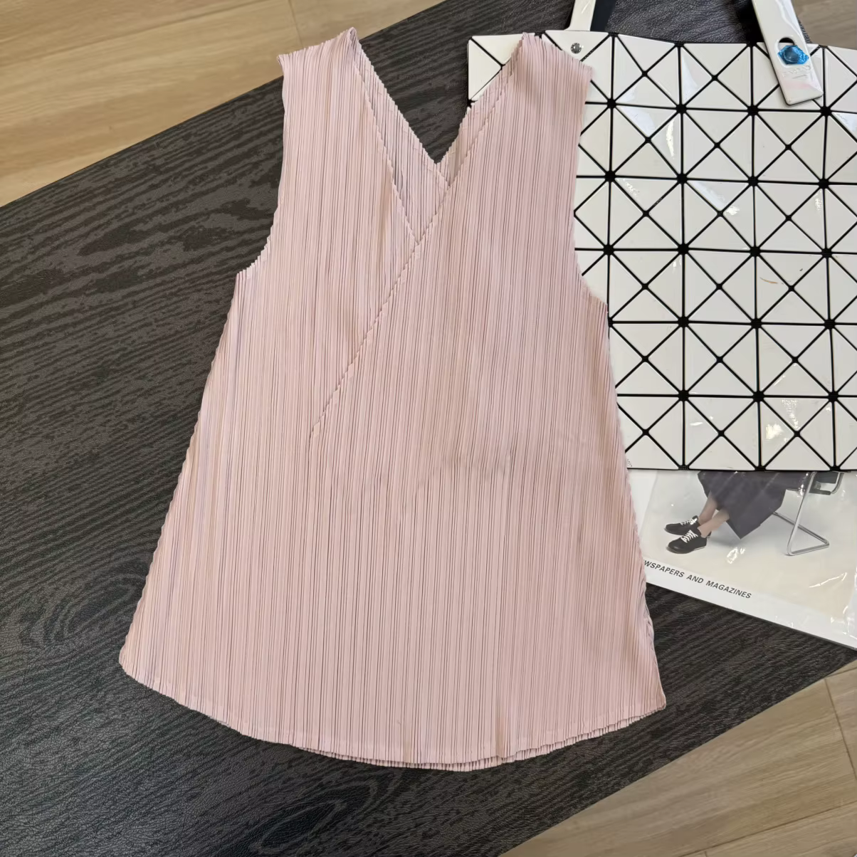 Gilet plissé Miyake pour femme, Nouvelle collection été 2026, Haut plissé texturé couleur unie, T-sh