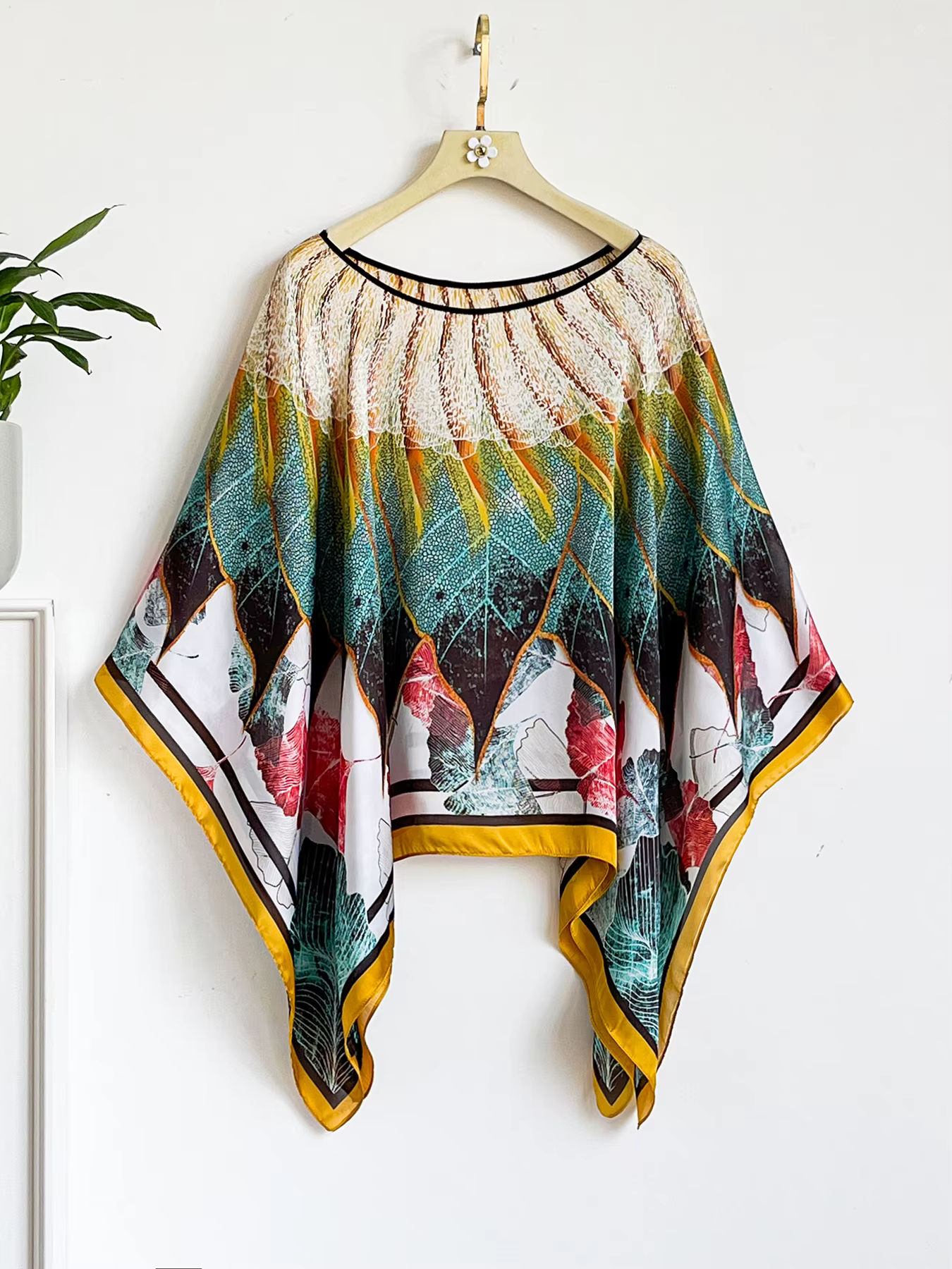 Poncho Cape à Capuche Tendance, Grand Foulard Carré en Soie Imitée, Châle Fin d'Été Anti-UV, Écharpe