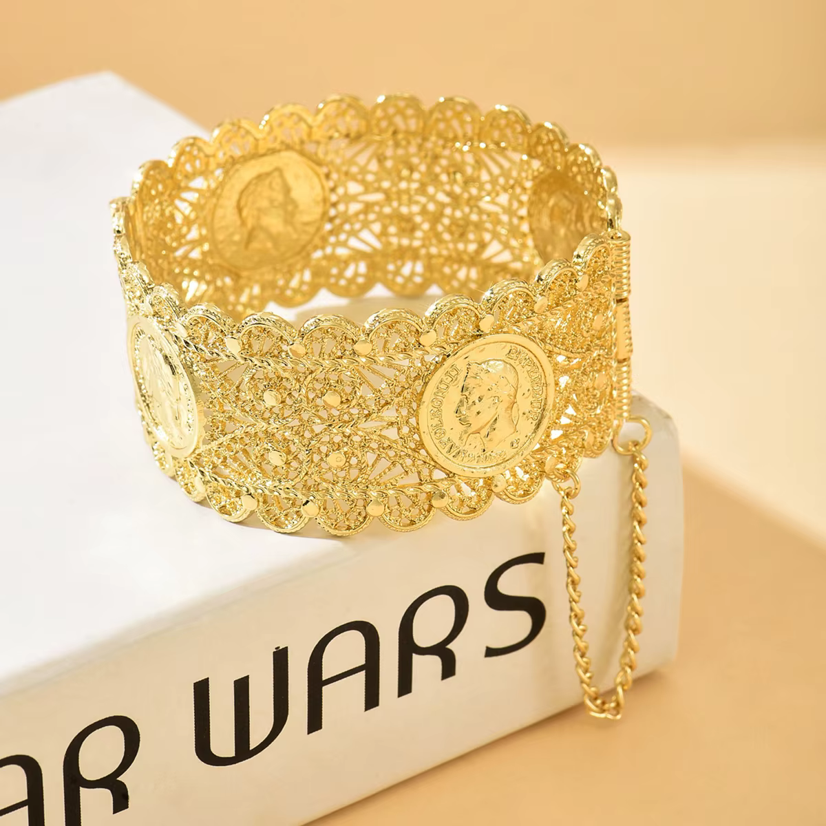 Bracelet de mariée algérienne, bijoux avec pièce graphique Napoléon, finement sculptée, un accessoir