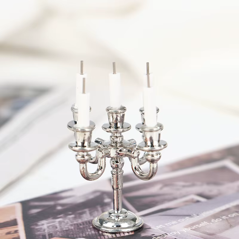 1 ensemble de bougies miniatures et chandeliers pour maison de poupée, bougeoirs à gâteaux, accessoi