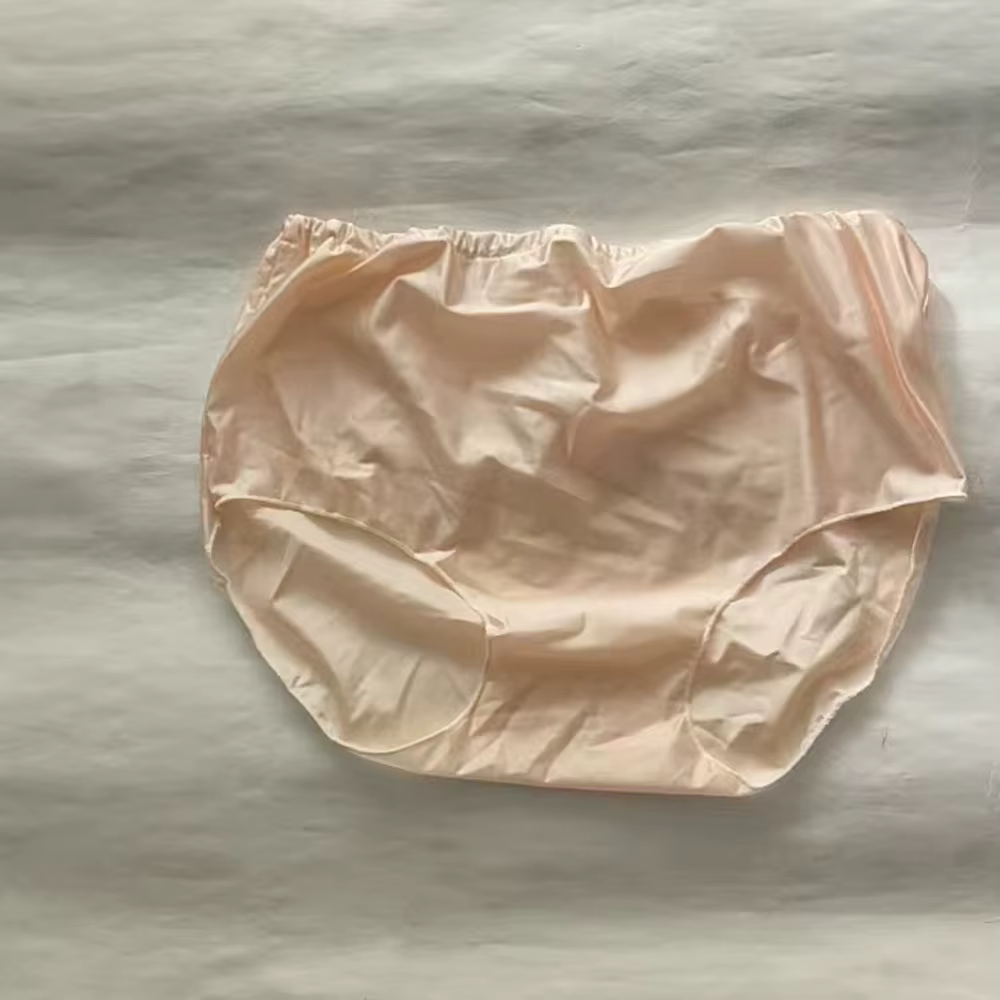 Sous-vêtements sexy en satin et soie glacée pour hommes et femmes, culottes brillantes, slips grande