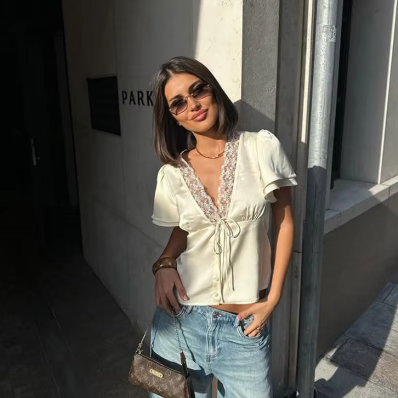 Rétro dentelle profonde col en v chemise femmes Chic solide à lacets boutons chemises minces femme 2