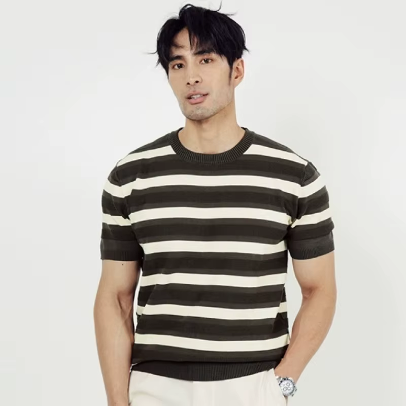 T-shirt Homme en Soie Glacée à Manches Courtes, Rayures et Blocs de Couleurs, Col Rond Tricoté, Coup