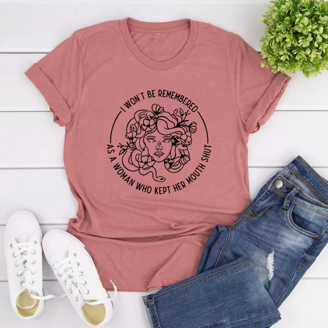 Je ne serai rappelé comme une femme qui manquez ma bouche fermer T-shirt pour femmes T-shirt féminis