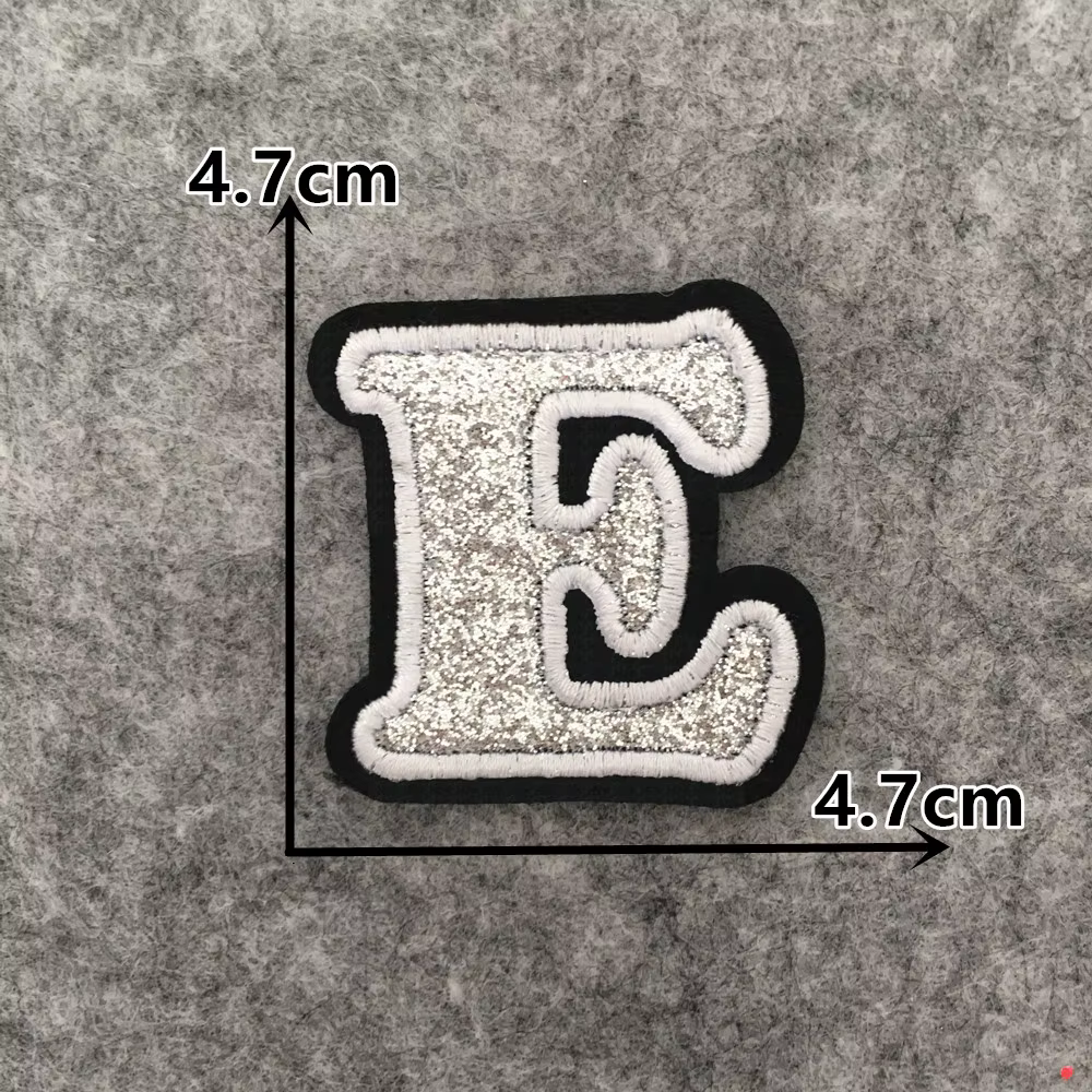 Pâte en tissu brodée de 26 lettres anglaises argentées, adhésif thermofusible, décoration de repassa