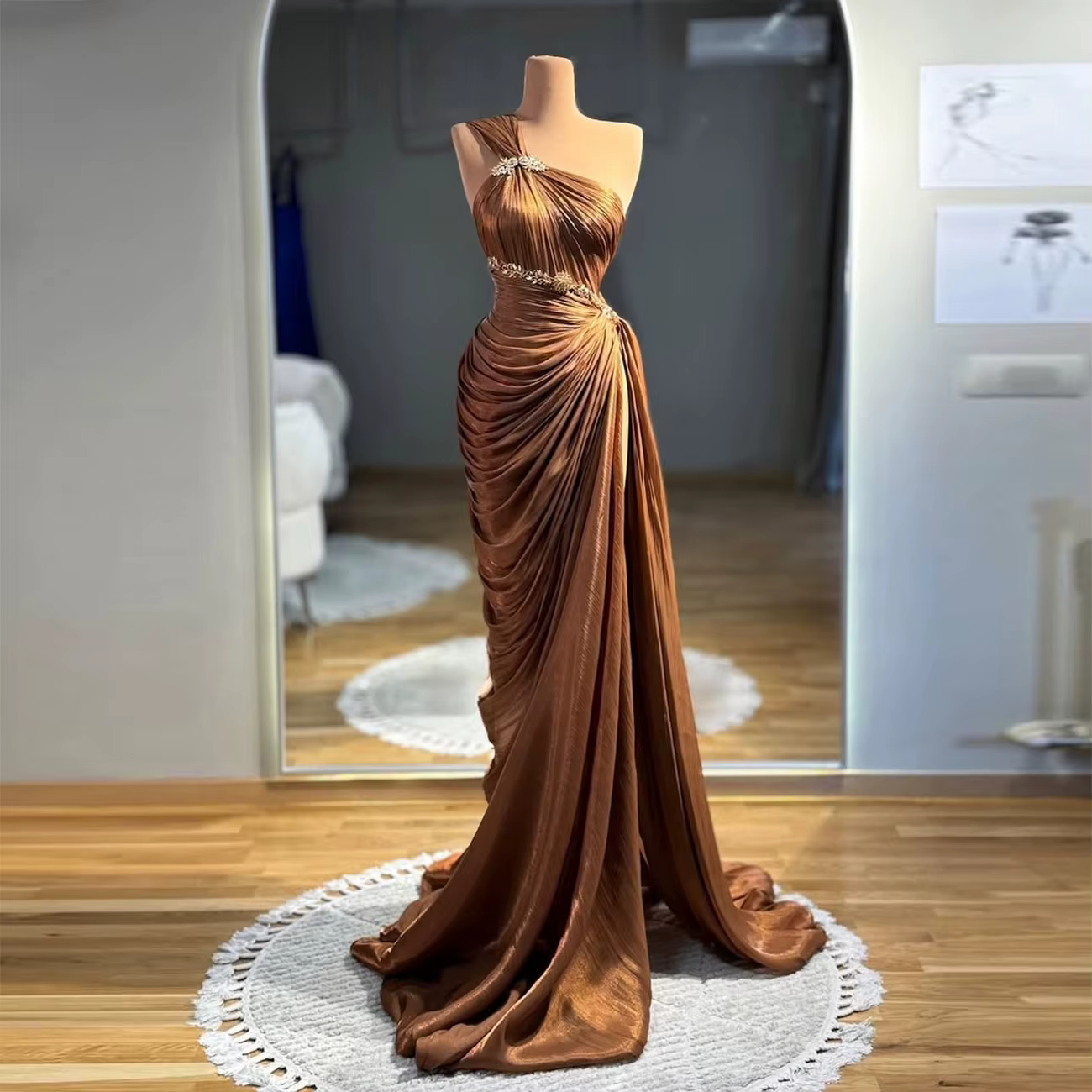 Robe de soirée asymétrique en satin chocolat froncé, plissée, élégante pour femme, pour occasions fo