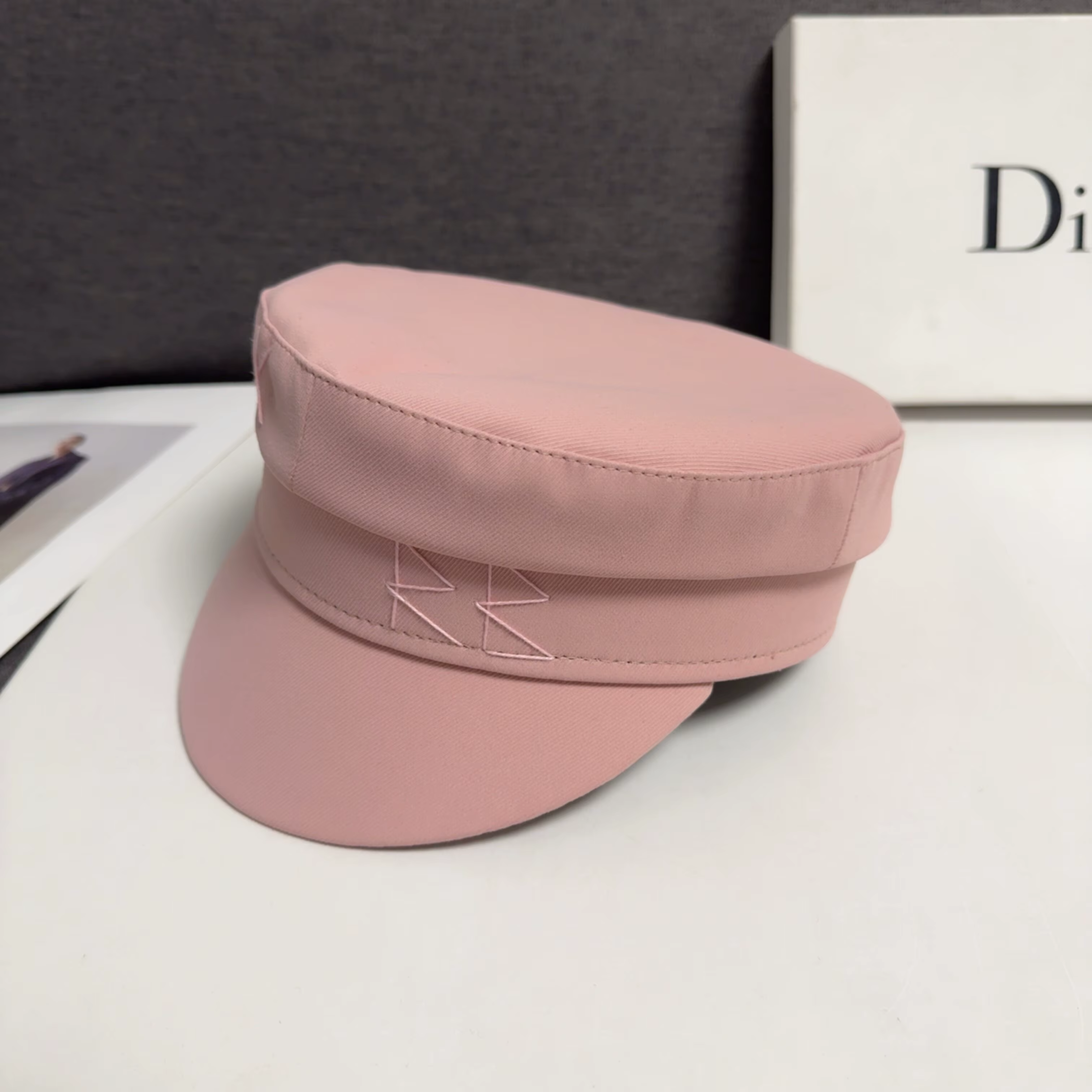 Casquette Baker Boy en coton/lin rose ornée d'un monogramme, style vintage, à calotte plate, pour le