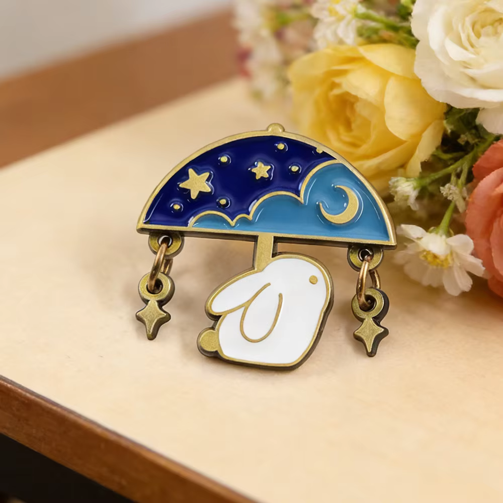 Broche en émail Lapin Mignon Parapluie Ciel Étoilé, Motif Dessin Animé Lune, Étoiles et Nuages, Acce