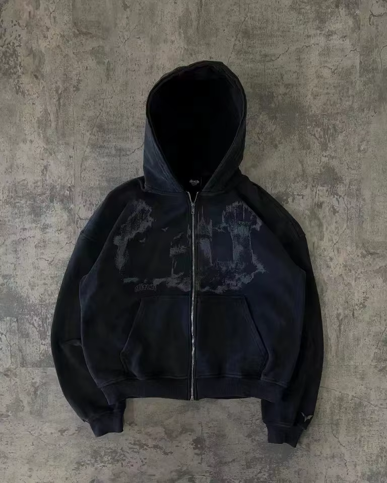 Sweat à capuche noir zippé avec imprimé graphique ailes gothiques, motif croix vintage grunge, coupe