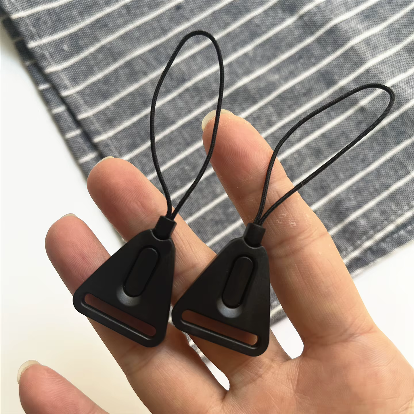 Accessoires chaîne de téléphone en plastique pendentif noir petite lanière amovible corde de cordon 