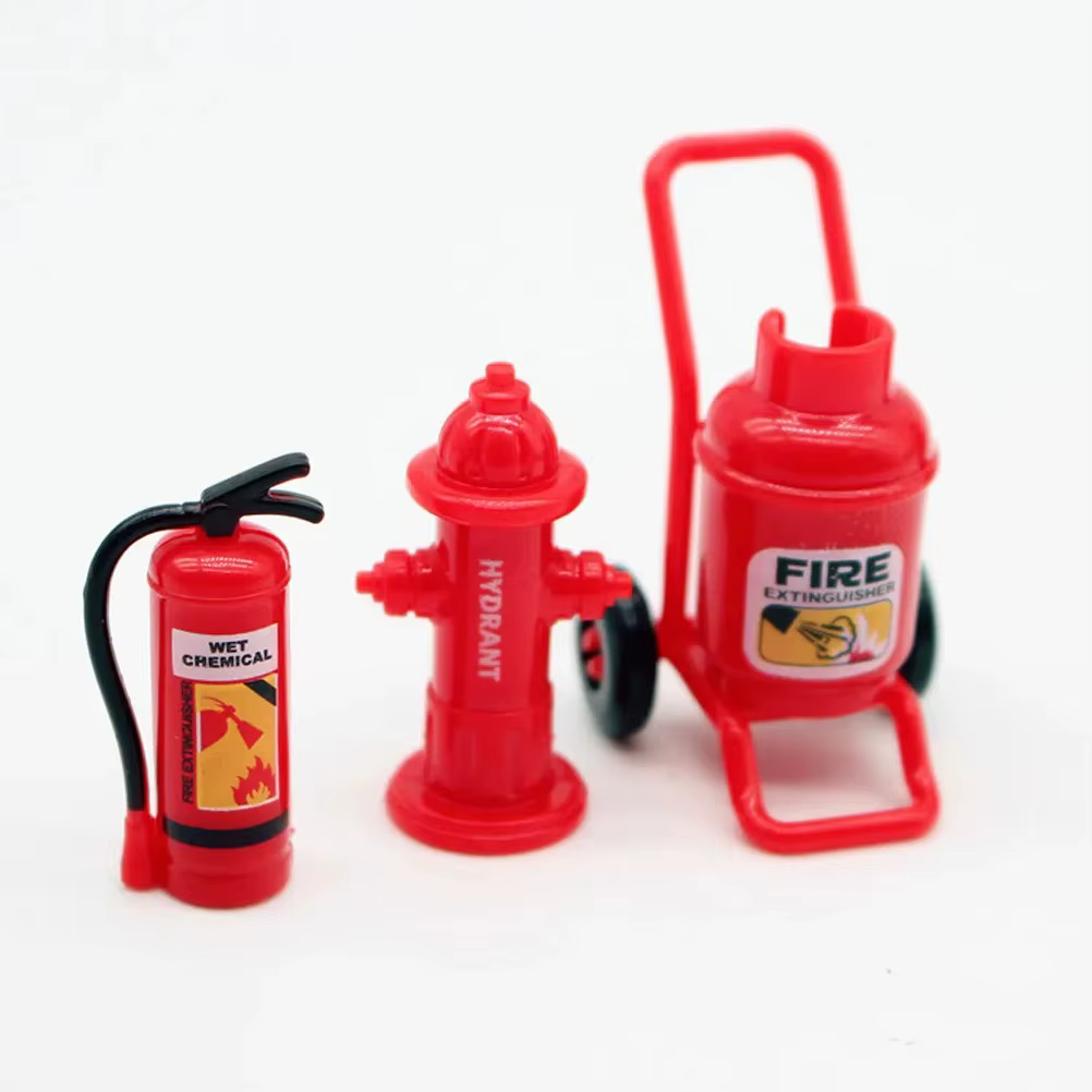 1 ensemble d'extincteurs miniatures, réservoirs de gaz et hydrants pour maison de poupée, accessoire