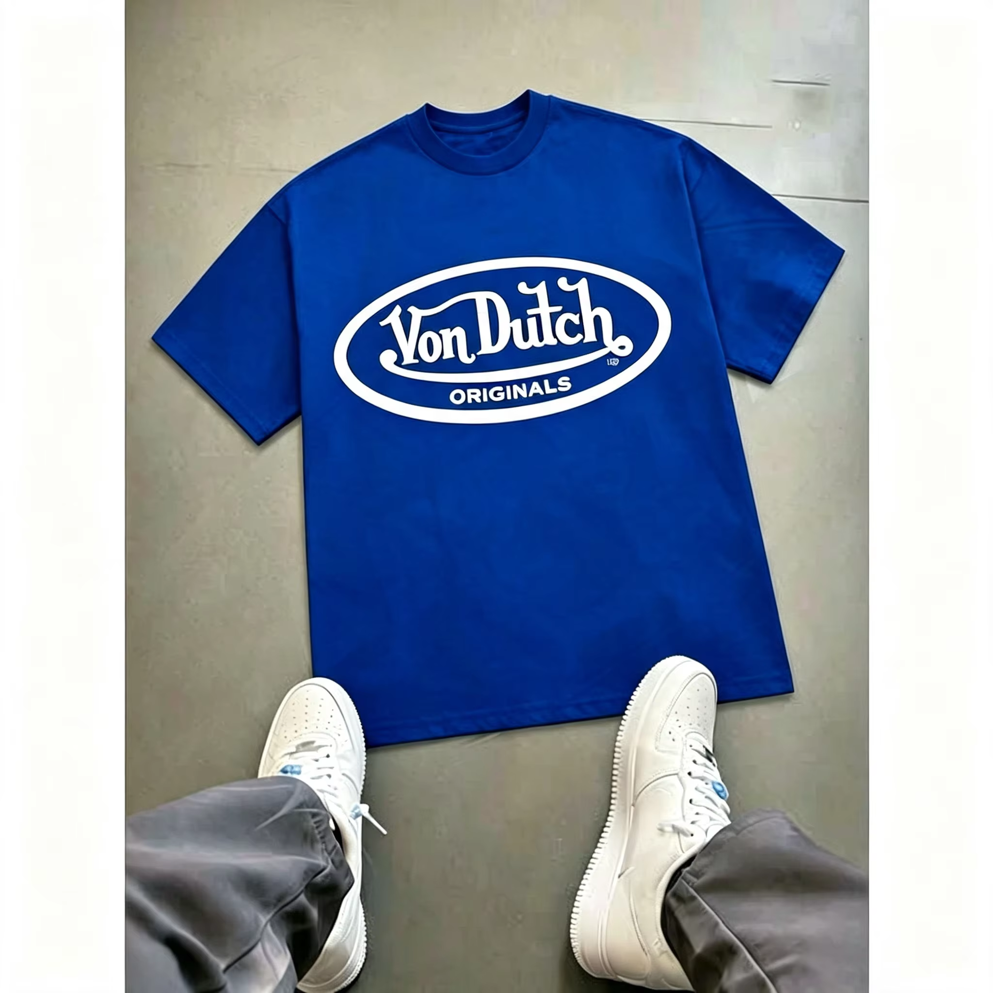 【Nouveauté】T-shirt graphique surdimensionné avec logo ovale Von Dutch Originals |   T-shirt blanc en