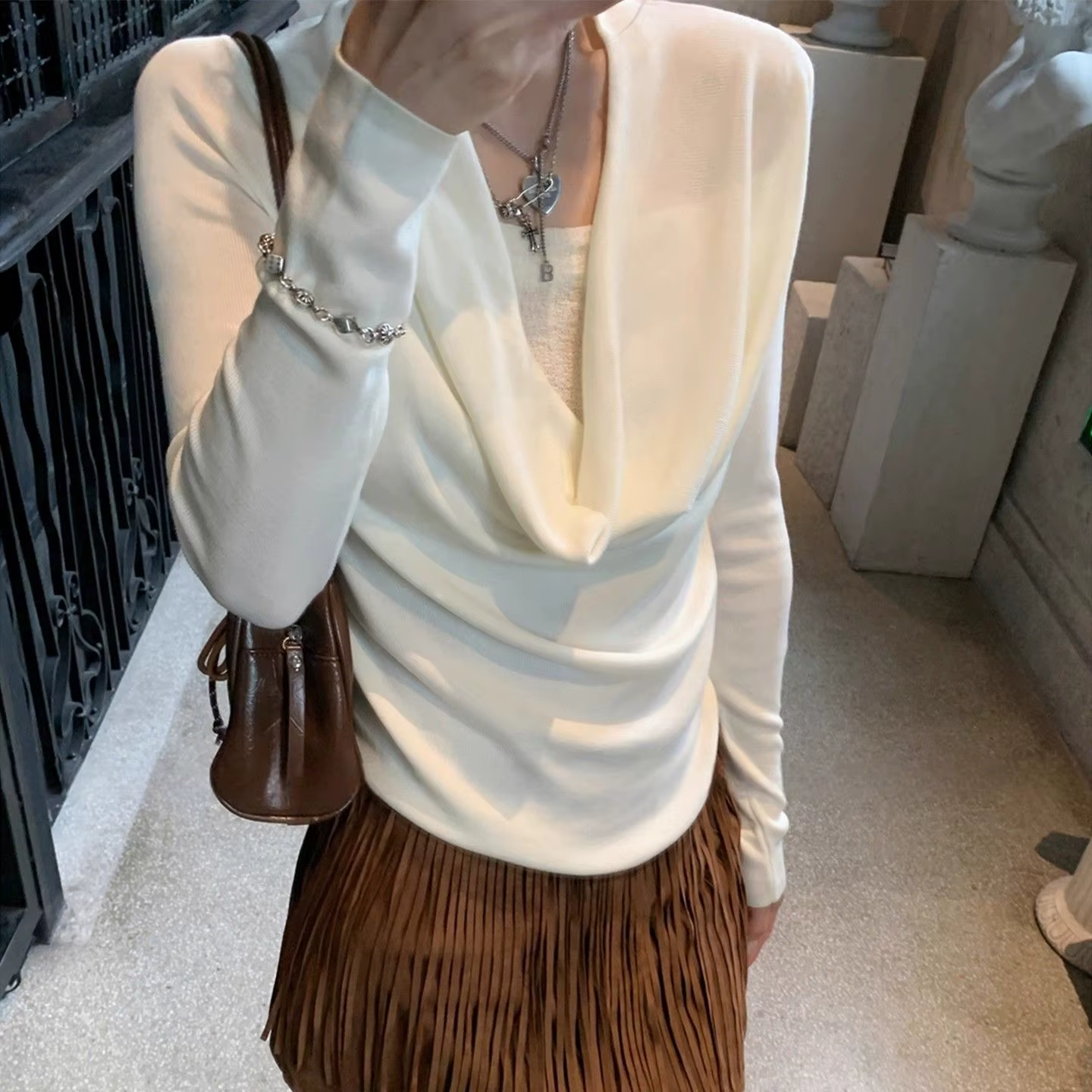 T-shirt blanc minimaliste haut de gamme à manches longues pour femme, collection automne, deux hauts