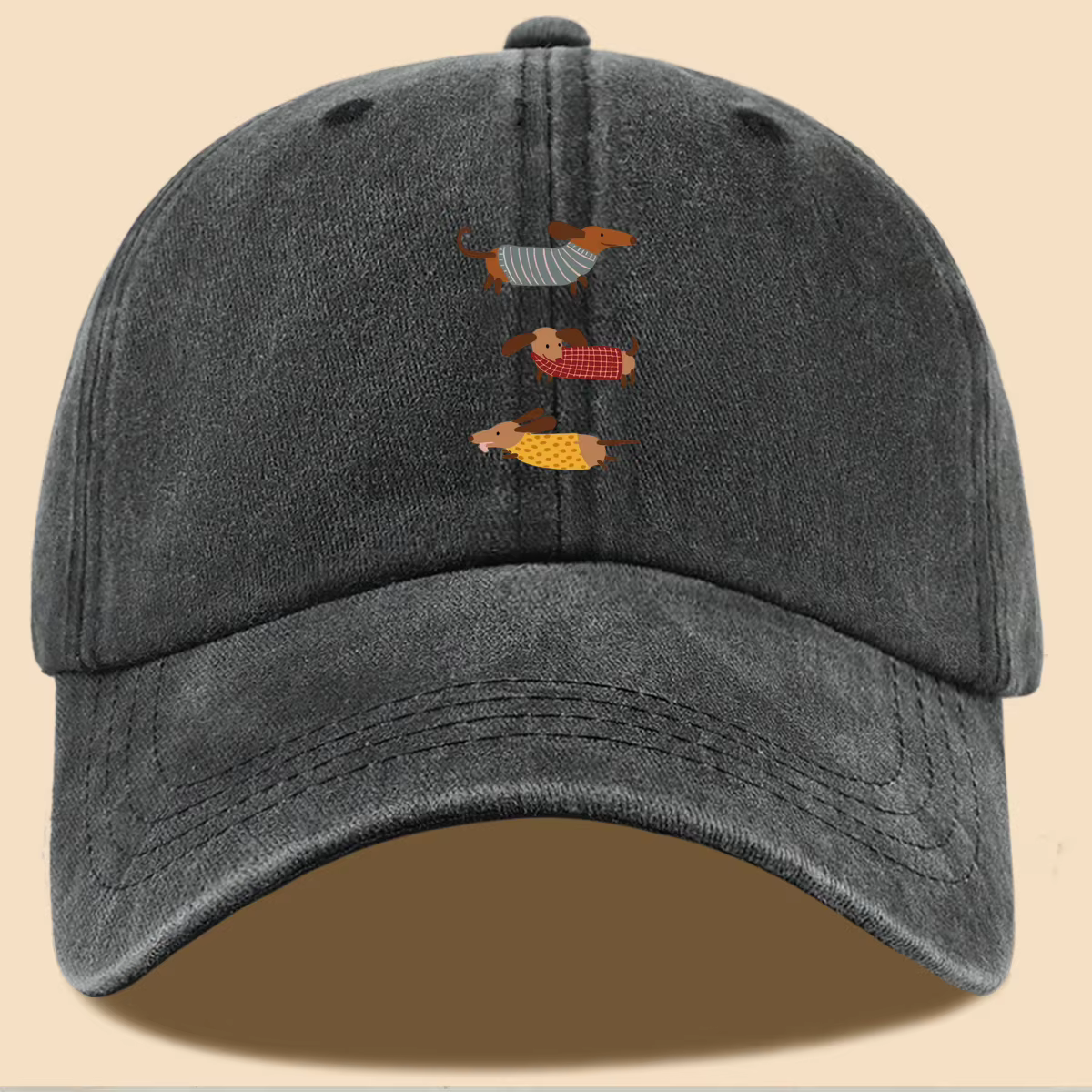 Casquette de baseball avec imprimé amusant de trois teckels en tenues rayées, à carreaux et à pois, 