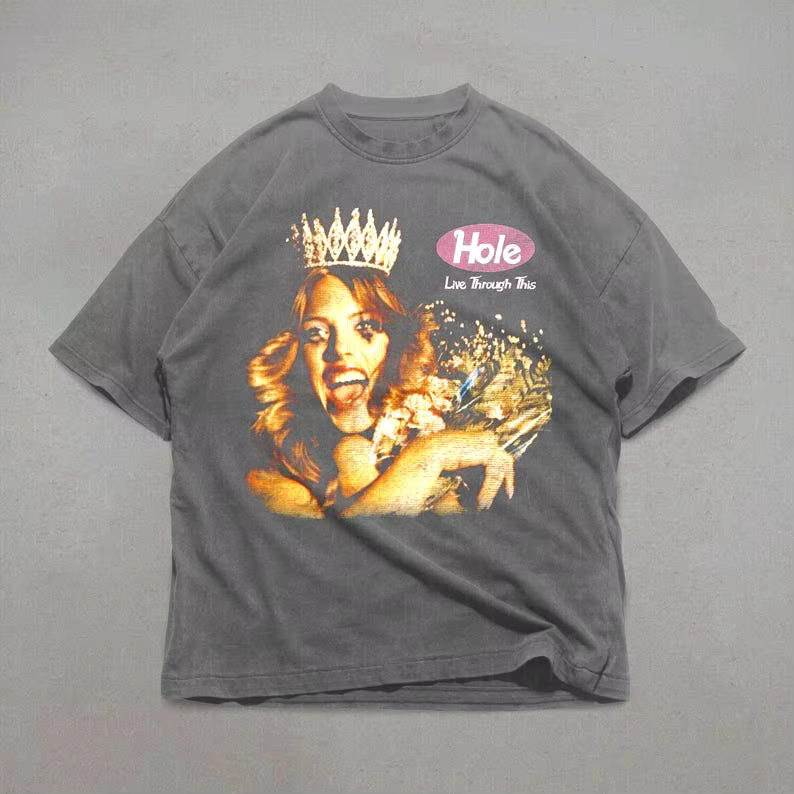 Trou vivre à travers ce t-shirt à manches courtes en coton imprimé années 90 t-shirt graphique rétro
