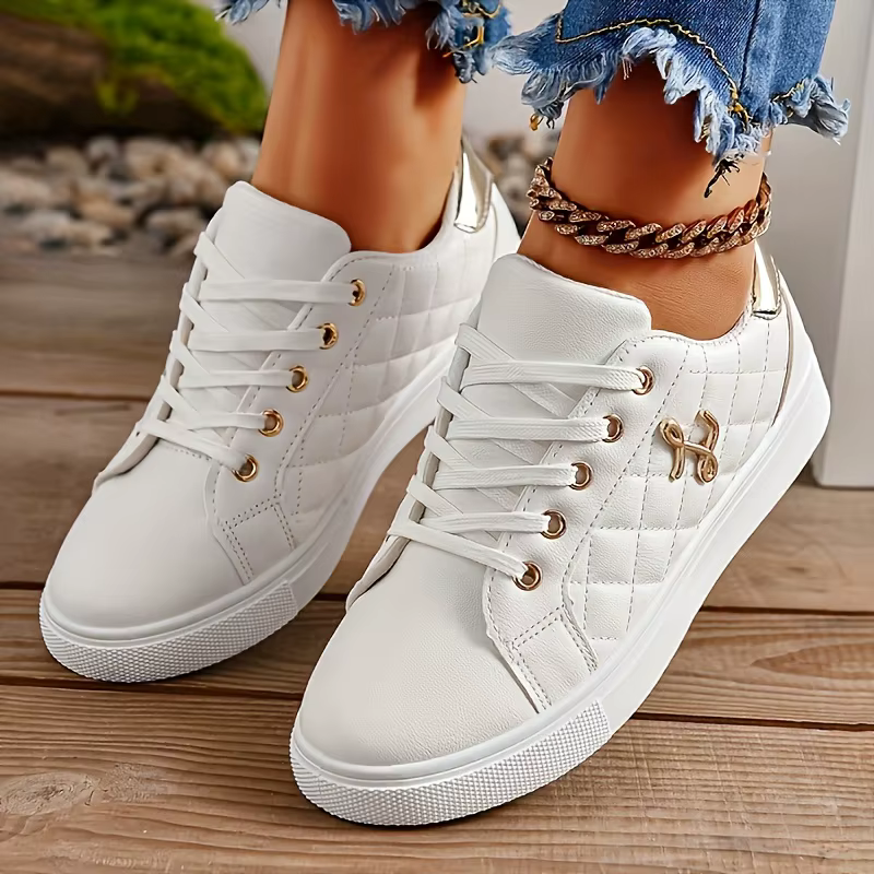 Baskets légères pour femmes - Noir, blanc et or ornés de détails, chaussures basses à lacets décontr