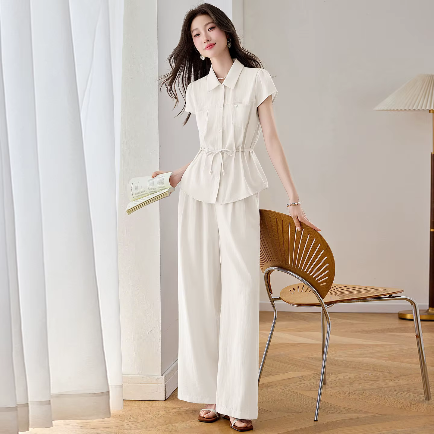 Ensemble chemise bleue à manches courtes et pantalon large pour femme – Nouvelle collection été 2026