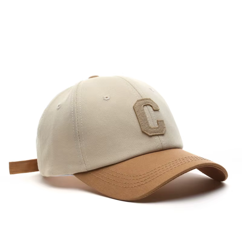 Casquette de baseball vintage brodée avec la lettre C |   Design bicolore, sangle réglable, unisexe 