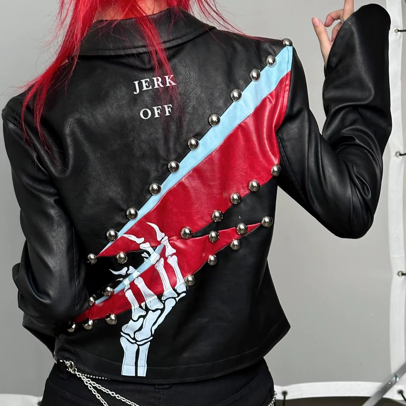 "Rock Music Player"-Veste en cuir avec panneau imprimé, coupe rivet, manches évasées, coupe couverte