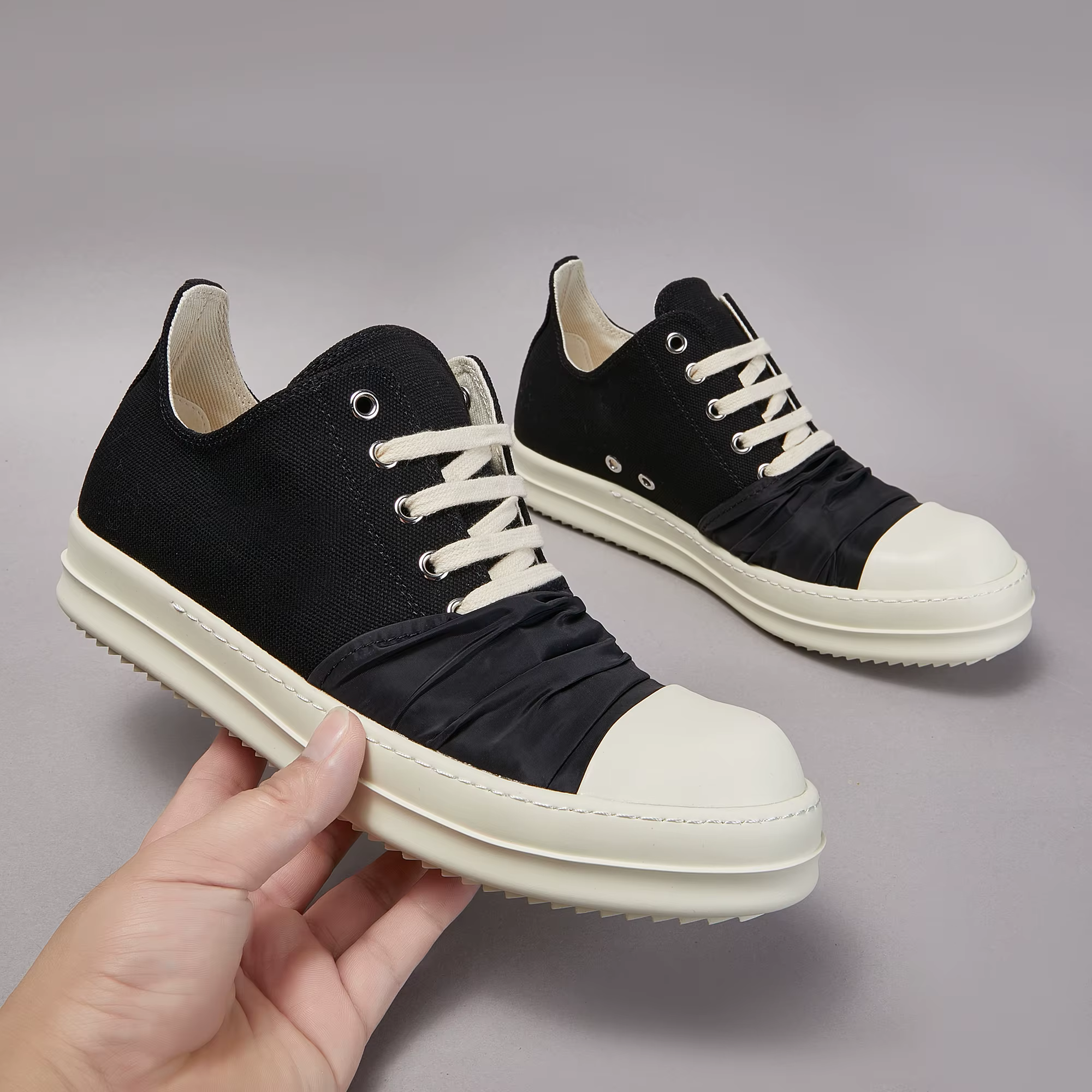 Marque femmes chaussure décontracté bas hommes Sneaker toile plissée chaussure de créateur mode plat