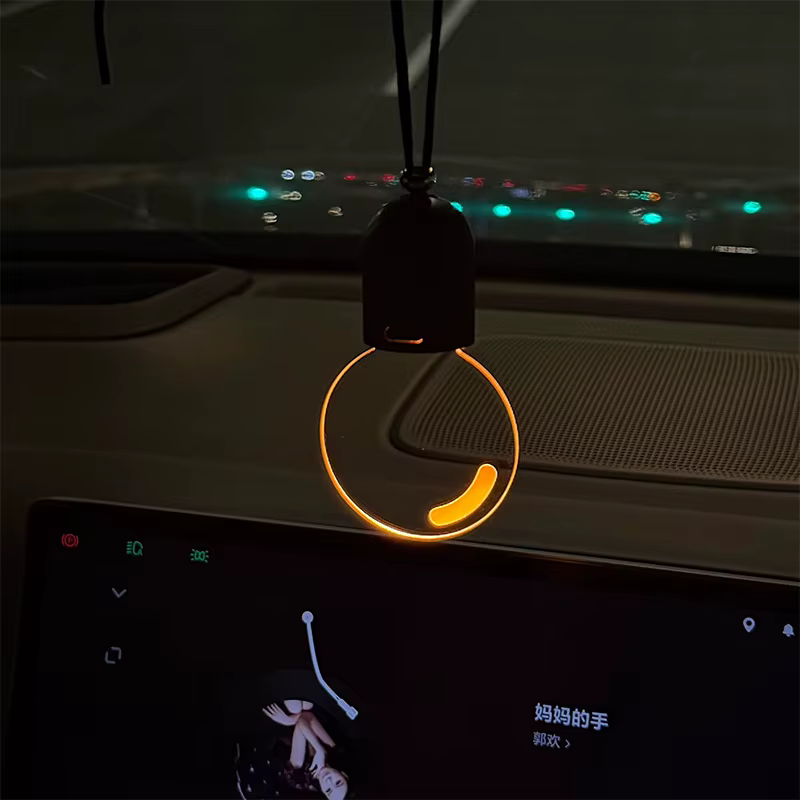 Décoration intérieure de voiture avec un aspect haut de gamme, lumière d'ambiance, veilleuse, access
