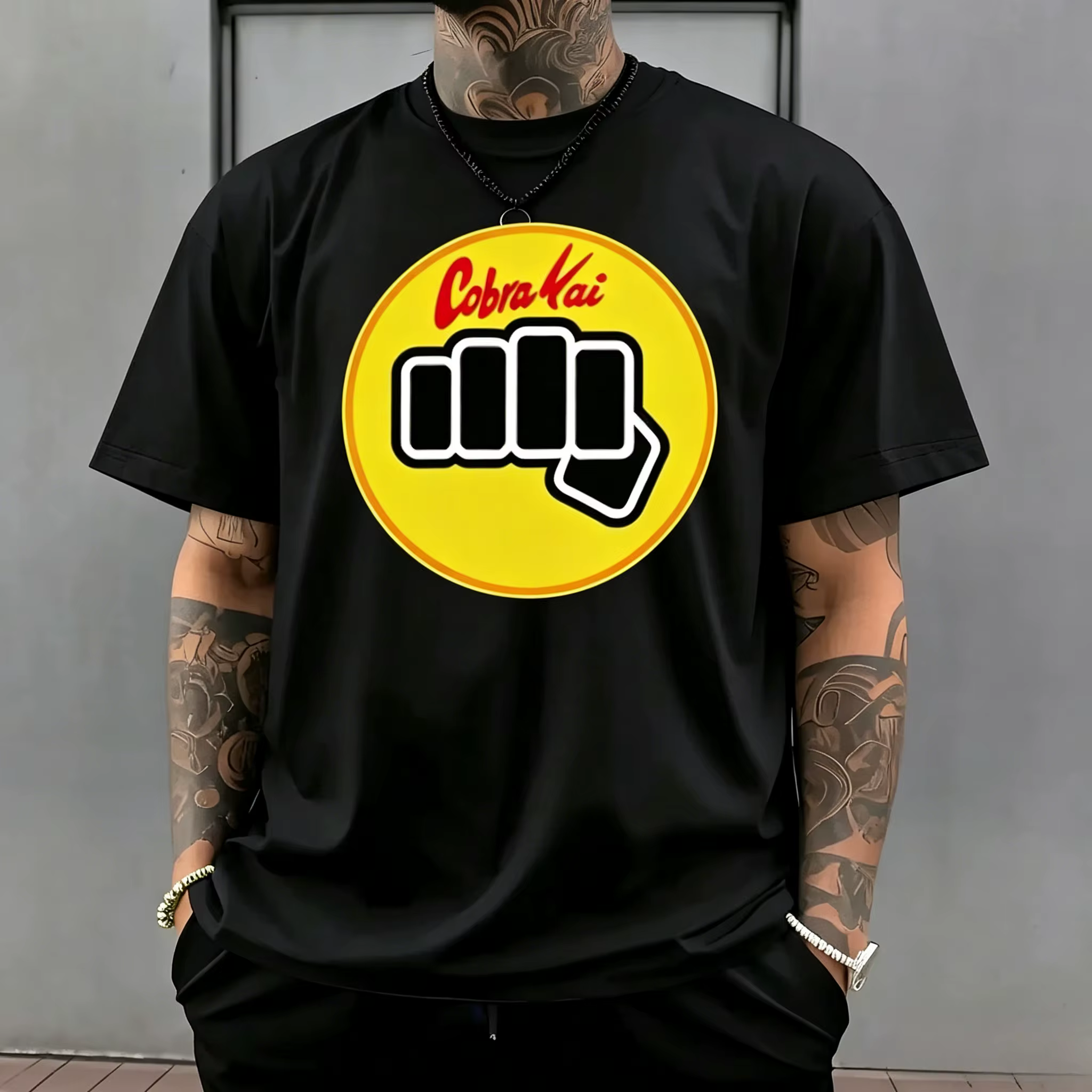 T-shirt Cobra Kai Karate Kid Movie Fist Logo Graphic Tee à manches courtes, col rond, nostalgie des 